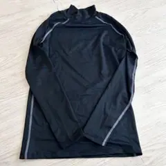 スポーツウェア　ハイネックアンダーシャツ