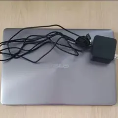 ASUS　ZenBook　UX310U