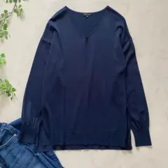 INDIVI Vネックニット ネイビーのサムネイル