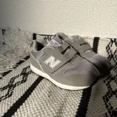 ニューバランス　キッズスニーカー