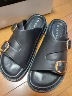 新品　MOHI ブラックサンダル 36のサムネイル