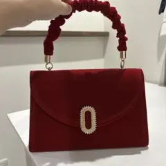 赤のベルベットバッグ