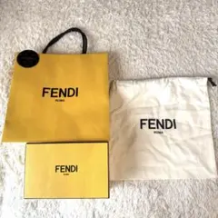 フェンディFENDI ショッパーイエロー ＋保存袋＋箱のサムネイル