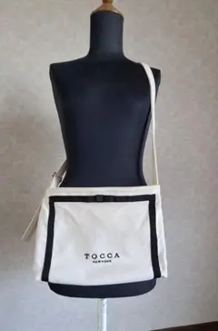 TOCCA　ショルダーバッグ　サコッシュバッグのサムネイル