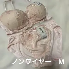 ノンワイヤーブラショーツセット　淡いピンク白ピンク花刺繍　M