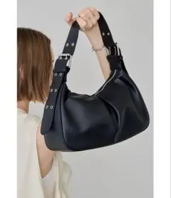 ワンハンドルタックハンドバッグ ブラック　中古品