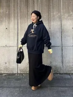 美品⭐︎Discoat モチーフ刺繍ロゴフードプルオーバー　ネイビー