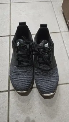 adidas カジュアルスニーカー 黒