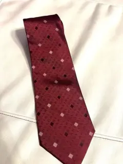 BVLGARI バーガンディ 幾何学模様 ネクタイ