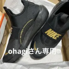 NIKE 新しいランナー ブラック/ゴールド 24.5cm