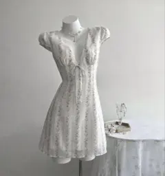 z*n様 SHEIN ワンピース ホワイト 花柄 白