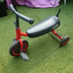 11/11迄の出品SALE送料込み　D-bike dax ディーダックス　レッド ダックスフンドみたいなデザインの三輪車【ディーバイク