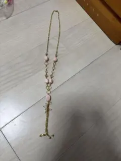 ピンクビーズロングネックレス