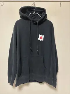 ⭐︎人気モデル⭐︎UNDEFEATED パーカー ブラック ロゴプリント(送料無料)のサムネイル