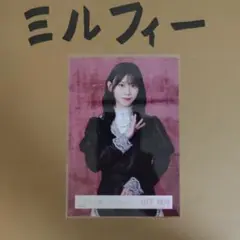 櫻坂46　山下瞳月　5th Anniversary ドレス　チュウ