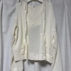 GU ホワイト ジップアップ 까마귀
