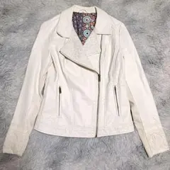 Item thumbnail for item 7b13d7c1-a790-443e-944f-657fcdec0b7f