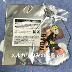 ペルソナQ2 セガコラボカフェ スクエアホロ缶バッジ 奥村春 - メルカリ