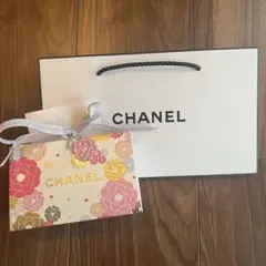 CHANELシャネル 2026 母の日ギフトラッピングボックス チャーム付き