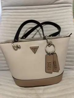 GUESS Noelle Elite Toteのサムネイル