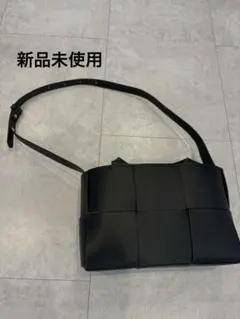 ショルダーバッグ　編み込み ハンドバッグ　ショルダー付き　ブラック