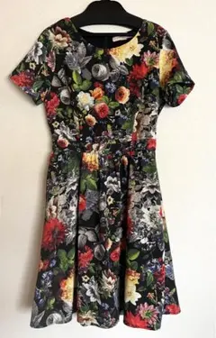 forever21 花柄ワンピース　ブラック