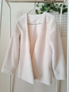 ホワイトファー ノーカラージャケット