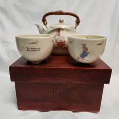 ピーターラビット 急須と湯飲み2個セット　木箱入り