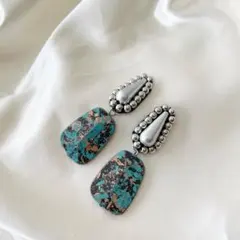 シルバー しずく 大理石風パーツ ビーズ刺繍 ピアス/イヤリング