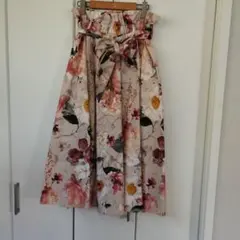 H＆М　花柄のフレアースカート
