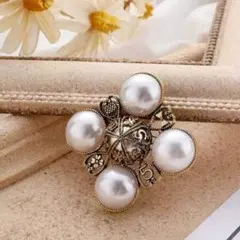 パール　ブローチ　アンティーク風　ヴィンテージ　卒園 卒業 入園 入学