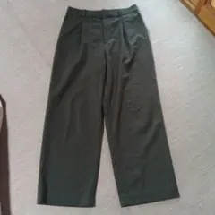 ユニクロ　タックパンツ　XL ダークグリーン