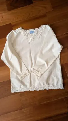 レース装飾　長袖シャツ　未使用　訳あり
