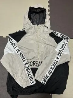 フード付きナイロンジャケット