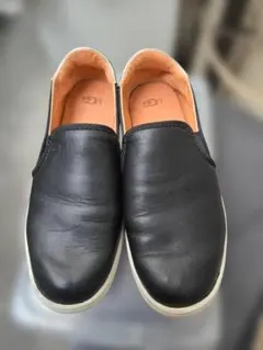 UGG 黒 レザー スリッポン