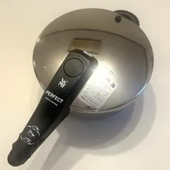 【ほぼ新品】✨WMF パーフェクトS 圧力鍋 レシピブック付き ドイツ製のサムネイル