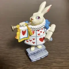 海洋堂 不思議の国のアリス 法廷の白うさぎ ラッパを吹くうさぎ 台座付き