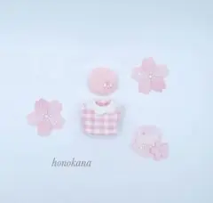 小さな動物着せ替え服 ピンクチェックのお洋服と桜のベレー帽