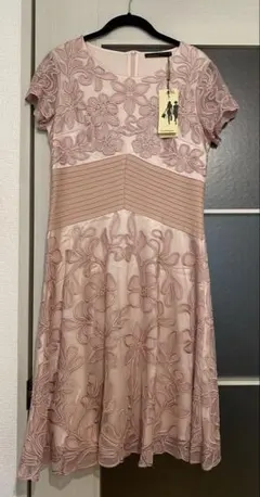 値下げ！タグ付きピンク半袖Aラインワンピース