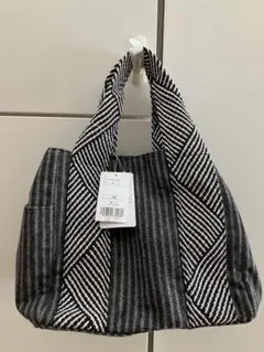 Item thumbnail for item f6fa08dc-b248-4e0f-a570-d7866b76ab3f