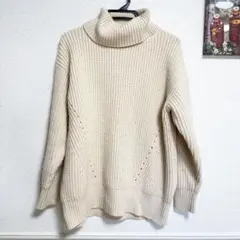 ローリーズファーム　アイボリー タートルネックニット オーバーサイズ　フリー
