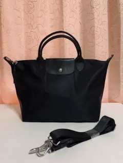 LONGCHAMP ブラック トートバッグM 2WAYバッグ ショルダー付き人気 LONGCHAMPショルダーバッグ 2WAYバッグ ブラック人気 軽量M - メルカリ
