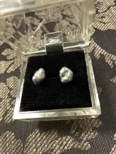 NEW❣️ D 2 南洋真珠　黒蝶貝シルバーカラー　ケシパールピアス