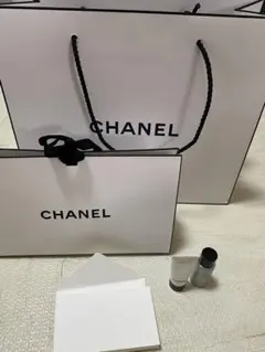 CHANEL ショップ袋とサンプルセットとメッセージカード付
