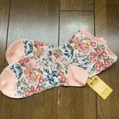 新品タグ付き靴下屋トロピカル柄？ソックスのサムネイル