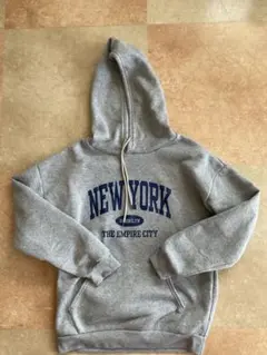 NEW YORK フード付きパーカー サイズS グレー トレーナー