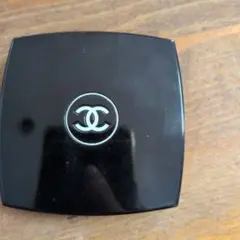 シャネル　アイシャドウ