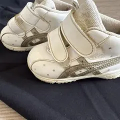 asics キッズ スニーカー ホワイト 星柄 ベルクロ