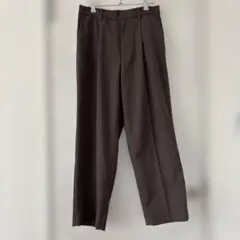 ユニクロ　タックワイドテーパードパンツ