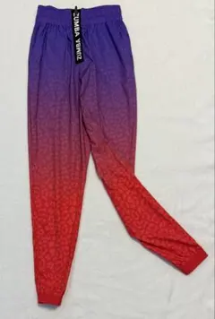 ZUMBA WEAR レオパード柄 カーゴパンツ - メルカリ